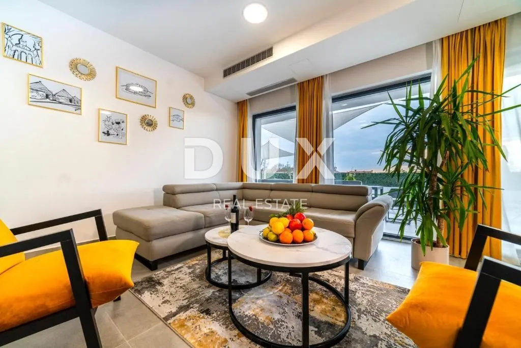 istra, poreč - moderna vila s bazenom - slika 16