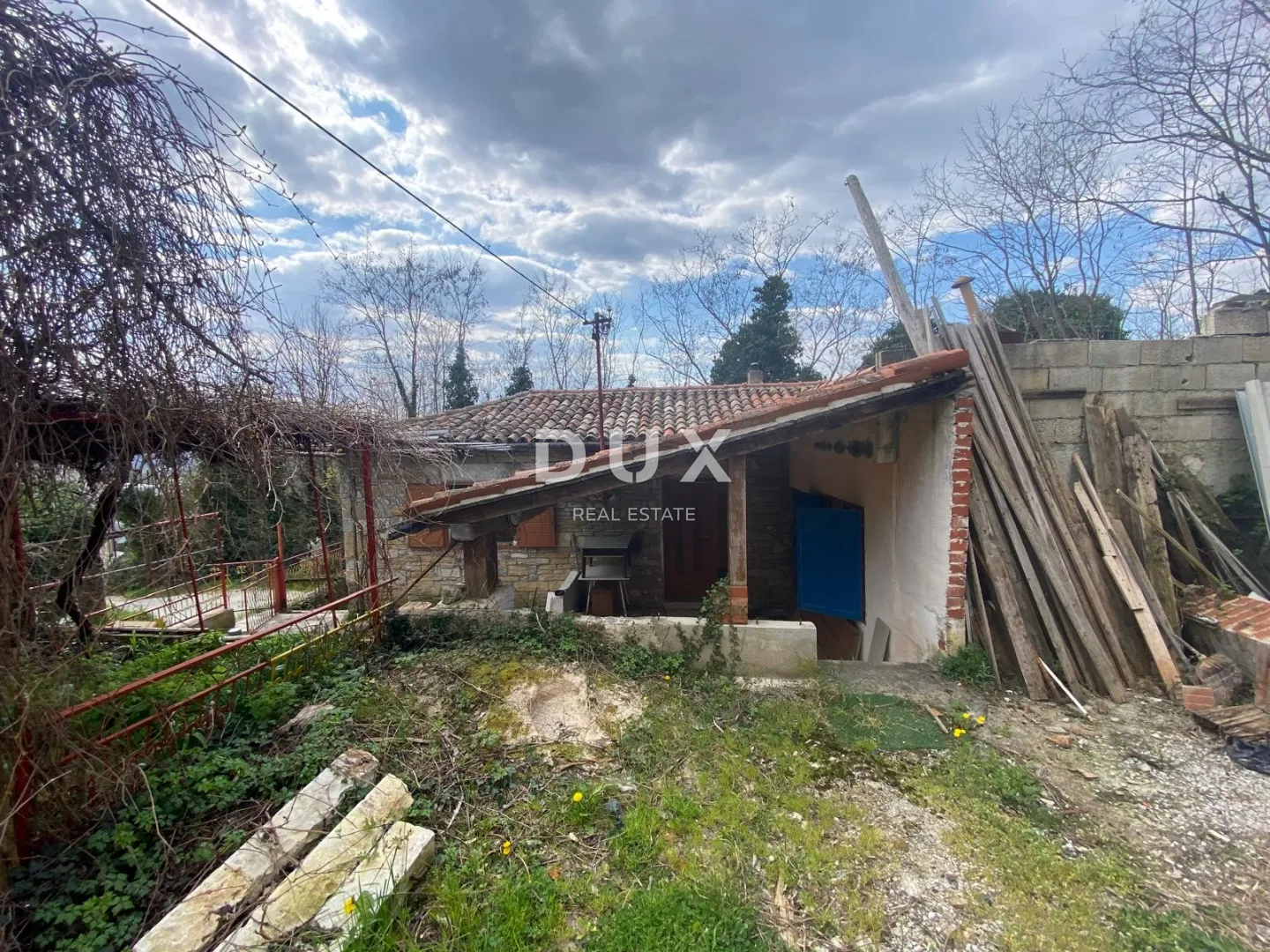 istra, tupljak - samostojeća kuća s dvorištem na odličnoj lokaciji. hitna prodaja! prilika! - slika 8
