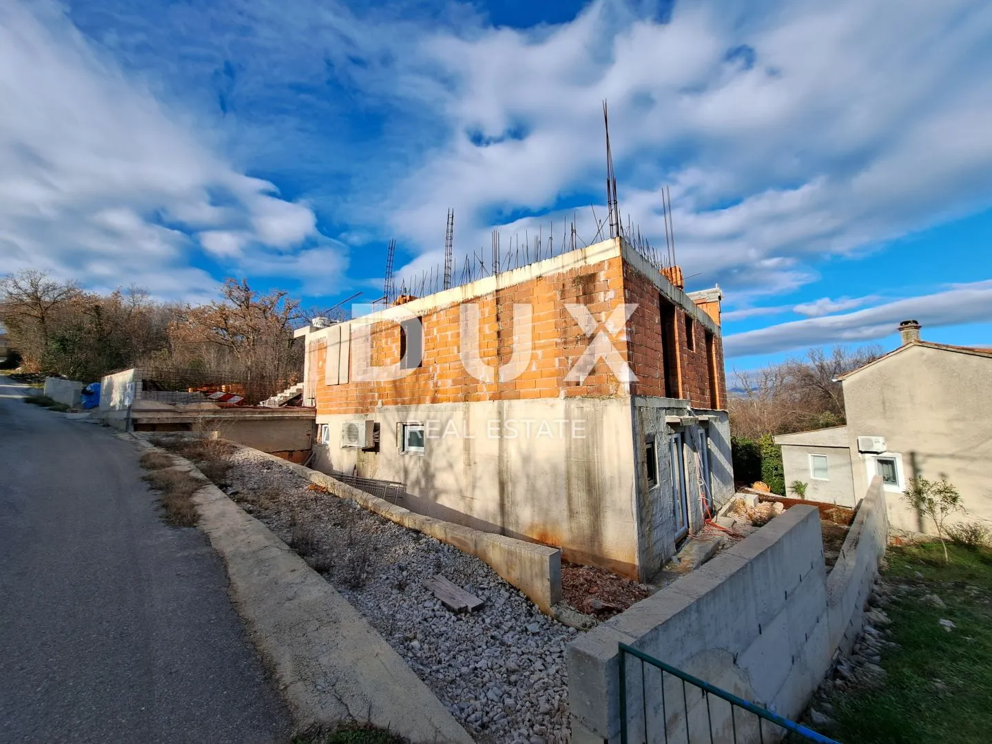 otok krk - rohbau s bazenom i pogledom na more - slika 6