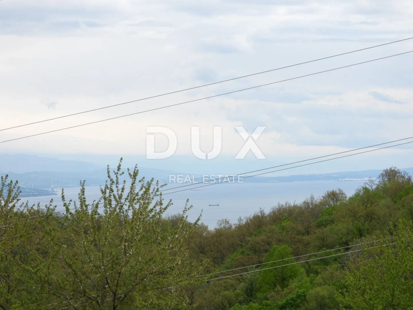 MATULJI, KUĆELI- zemljište 12 000 m2 (cca 6700m2 građevinsko) s pogledom na more + 3 starine 220m2 - Kućeli, Matulji