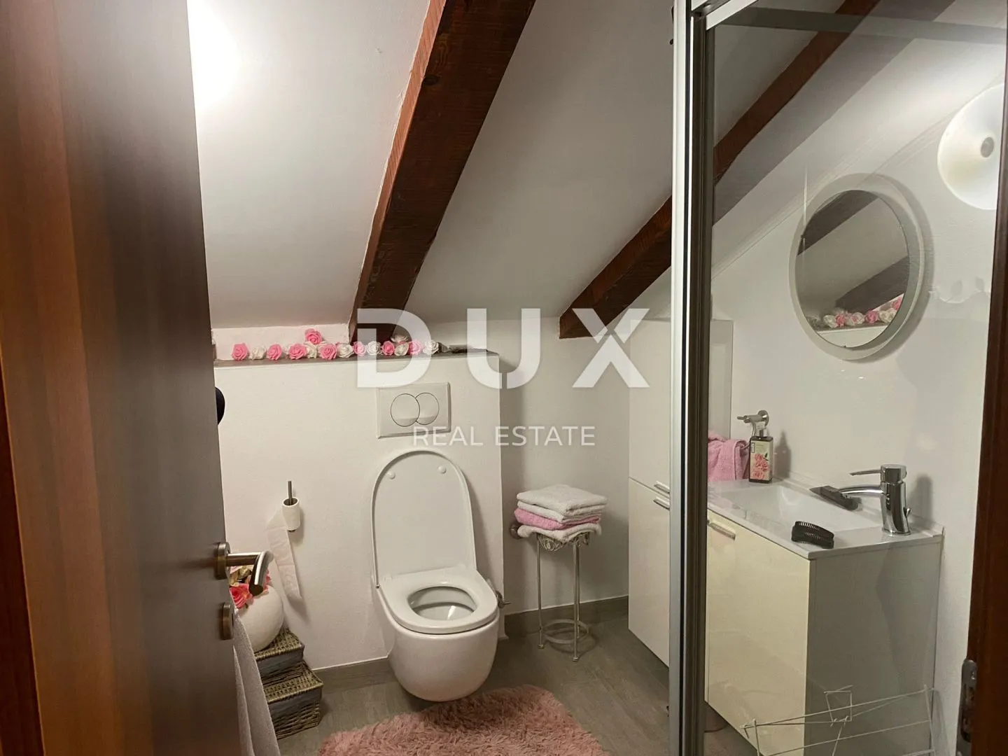 mali lošinj, kuća sa dva stana i uređenom okućnicom 170m2 - slika 11