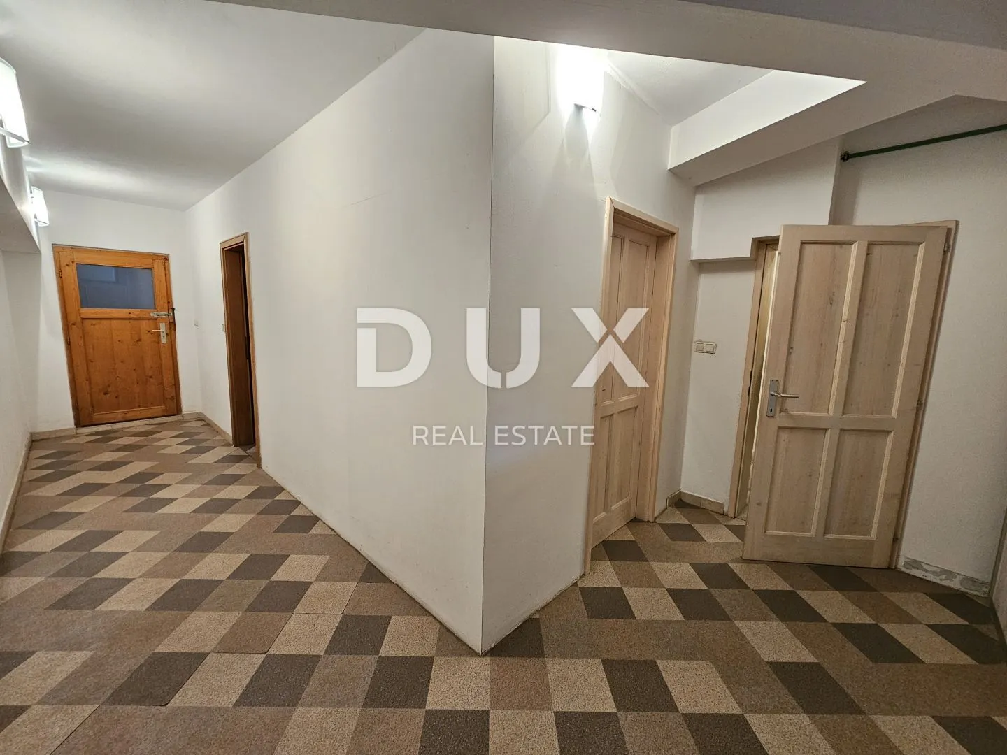 istra, pula - kvalitetna obiteljska apartmanska kuća na atraktivnoj lokaciji - slika 160