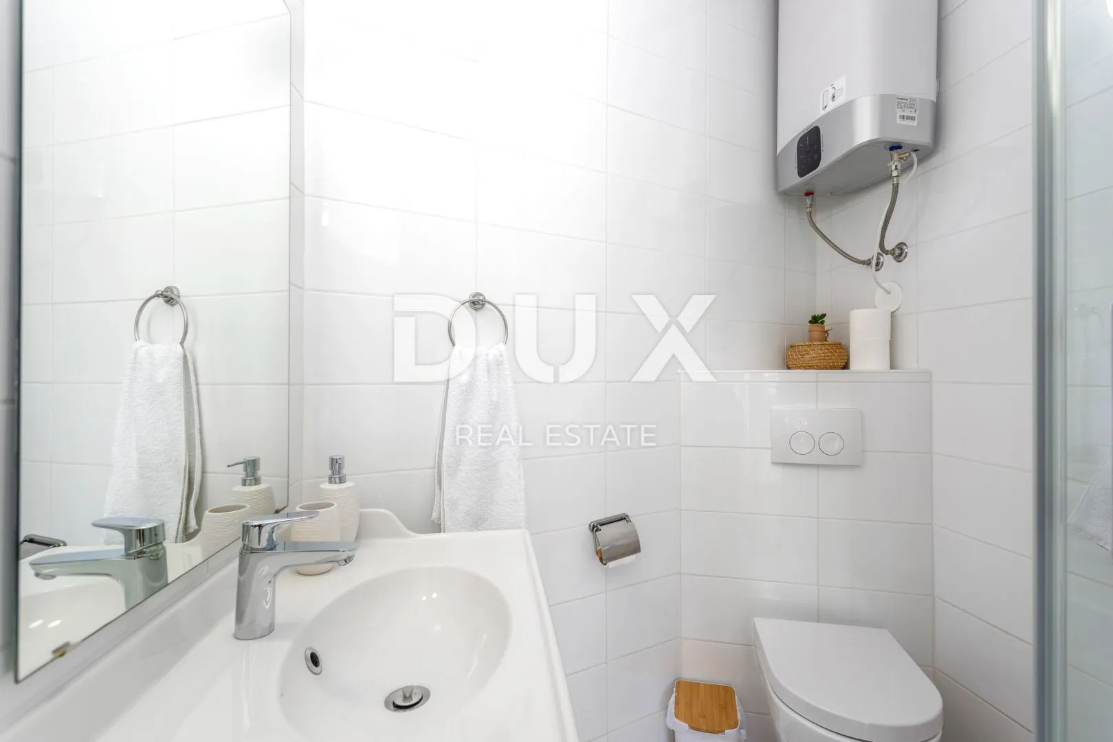 otok krk, vrbnik (okolica) - prilika! kuća s bazenom i jacuzzijem - slika 27
