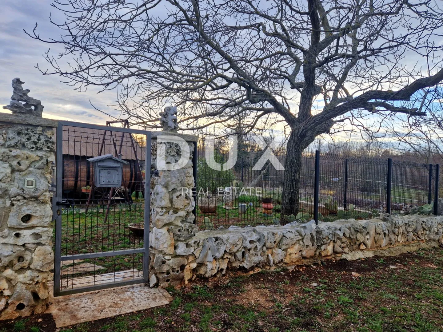 istra, oprtalj - kamena kuća s prostranom okućnicom - slika 17