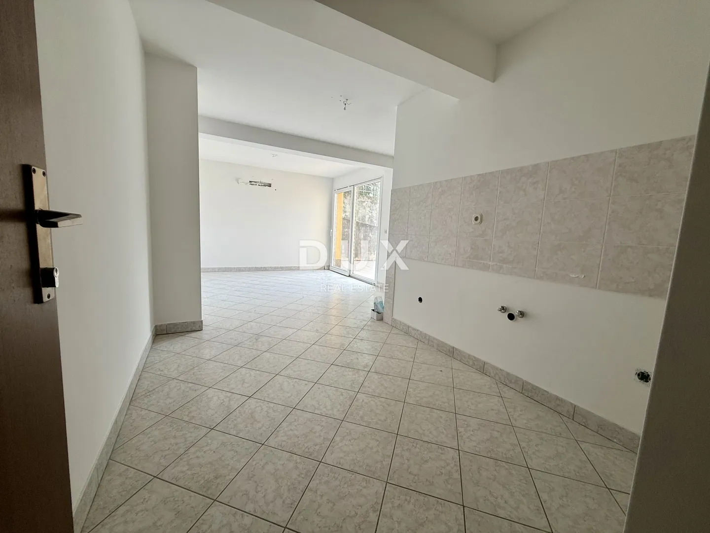 otok krk, njivice, 3-sobni stan, 79 m2, pogled na more - slika 8
