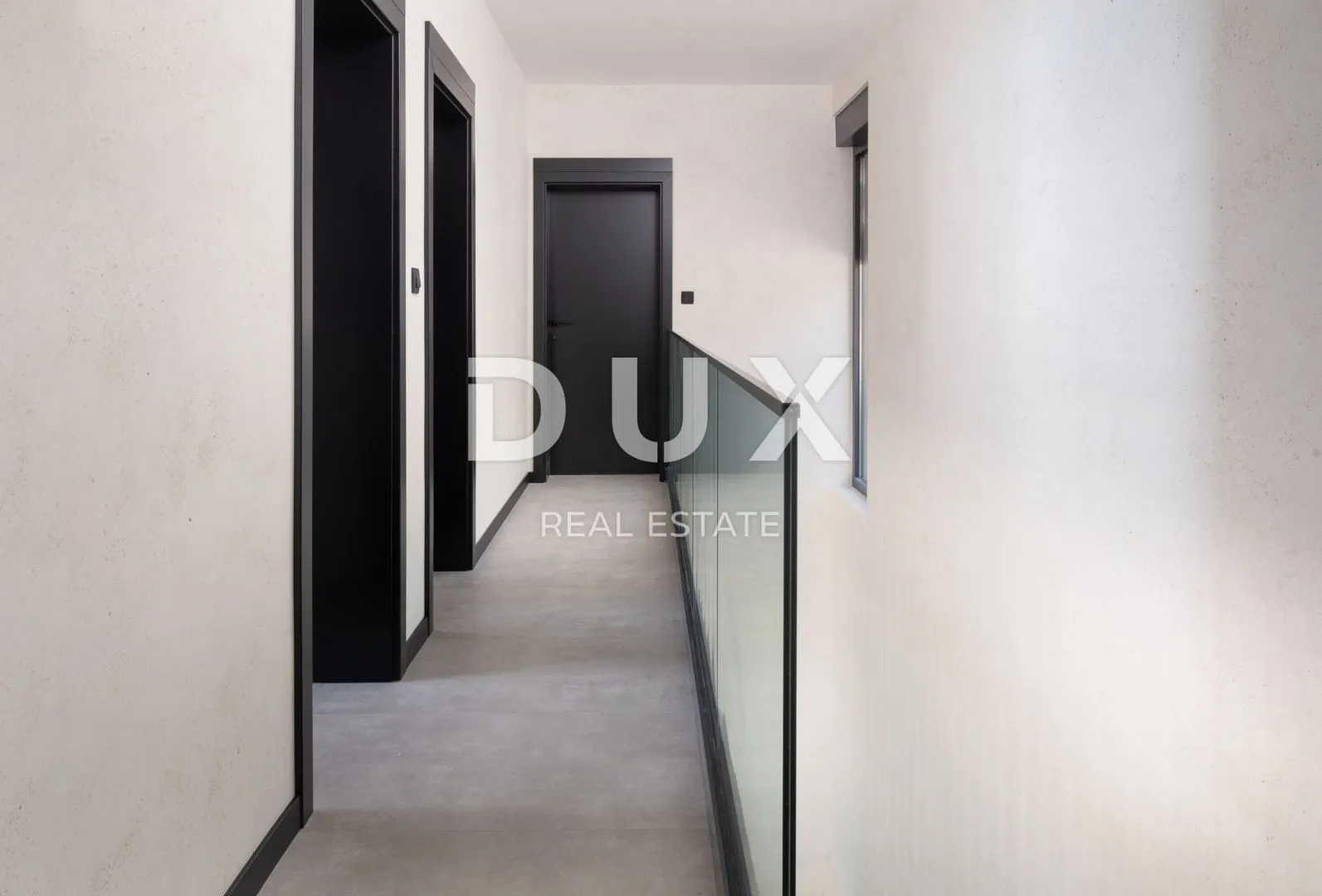 zadar, starigrad - luksuzna vila 100 m od mora - slika 23