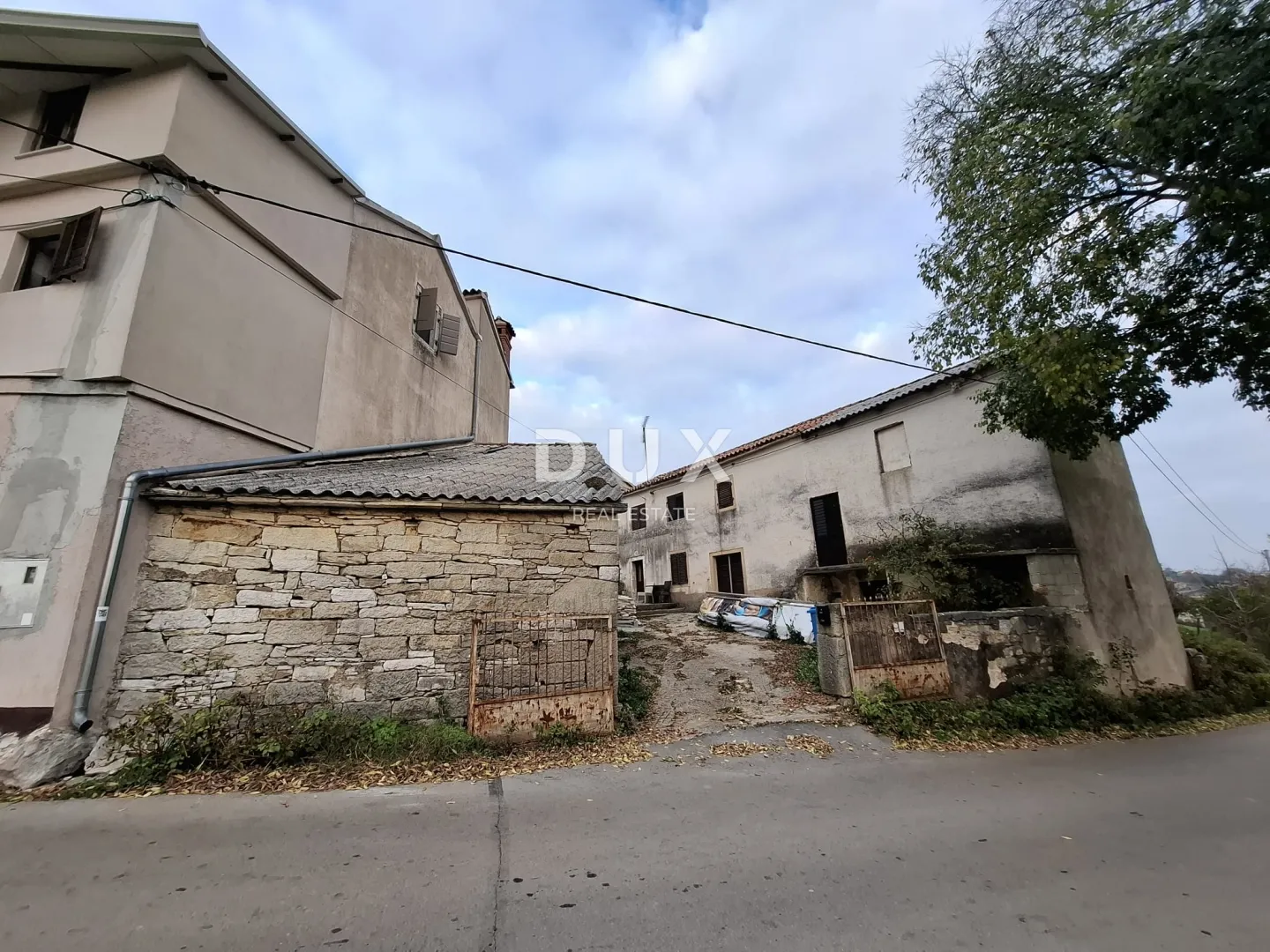 istra, pazin - samostojeća kamena kuća za djelomičnu adaptaciju - slika 4