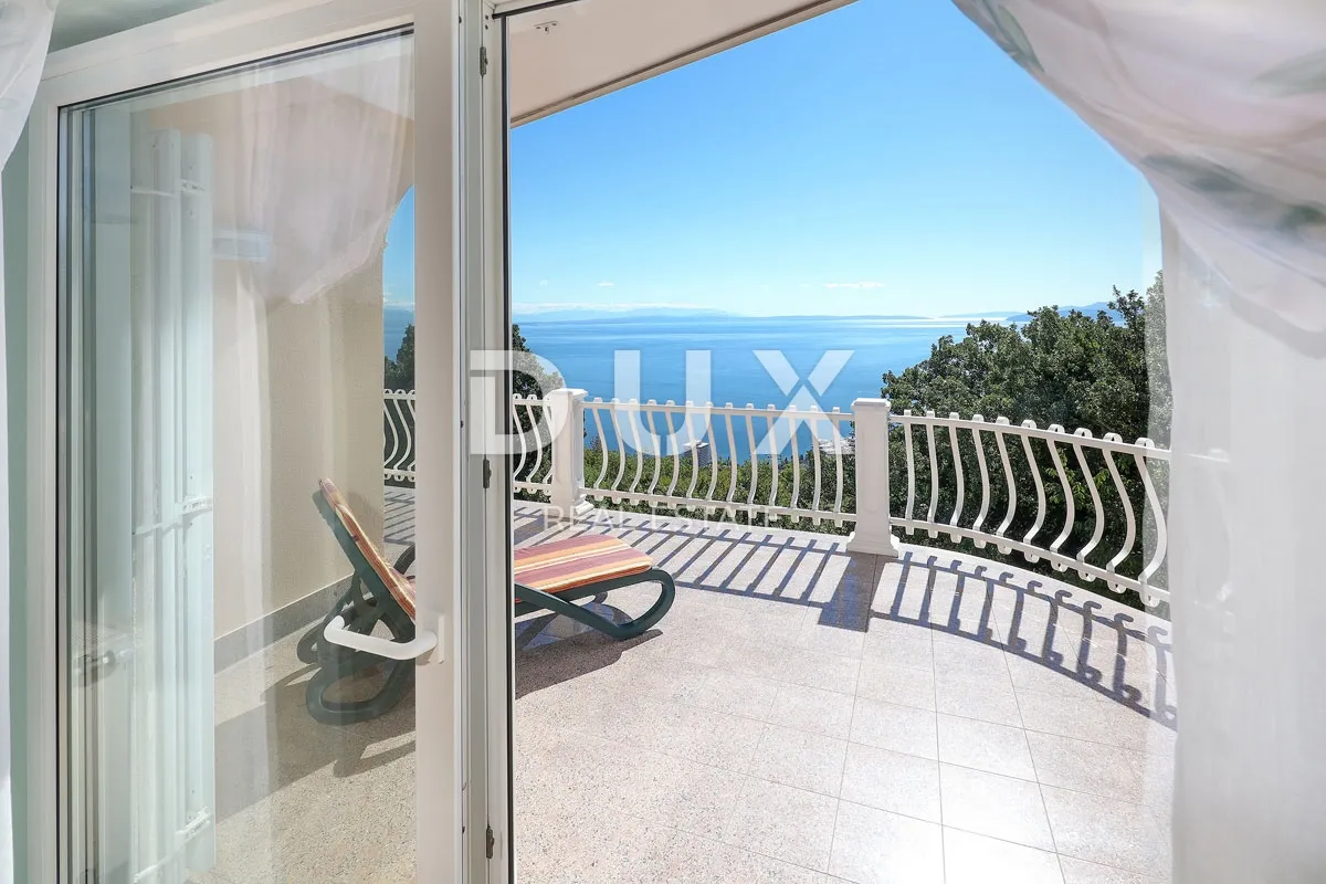 OPATIJA, BREGI - villa s panoramskim pogledom na more i velikom okućnicom! PRILIKA! - Bregi, Matulji