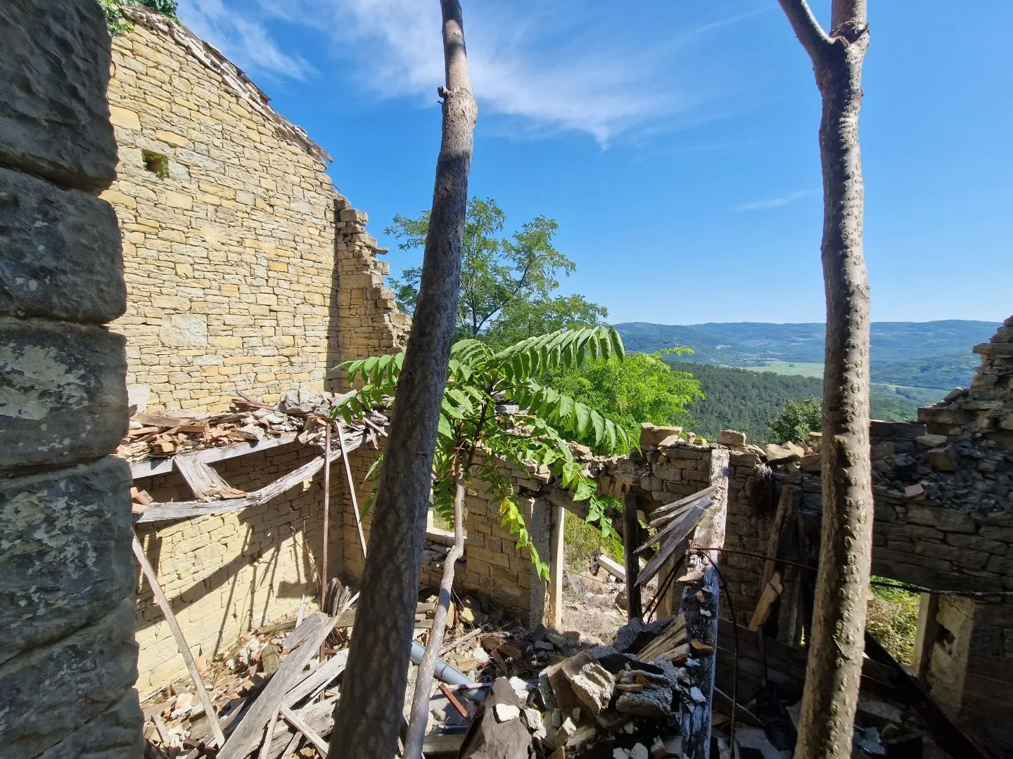 istra, oprtalj - kamena starina s panoramskim pogledom na zelenilo - slika 15