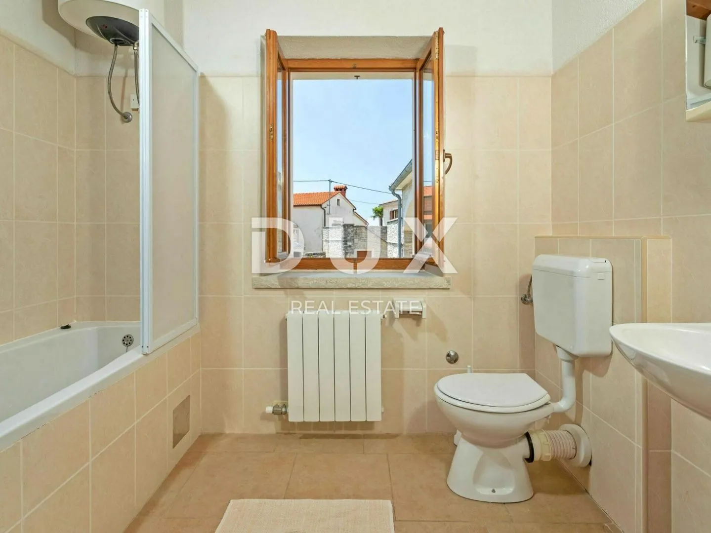istra, tinjan - kamena autohtona vila - slika 71