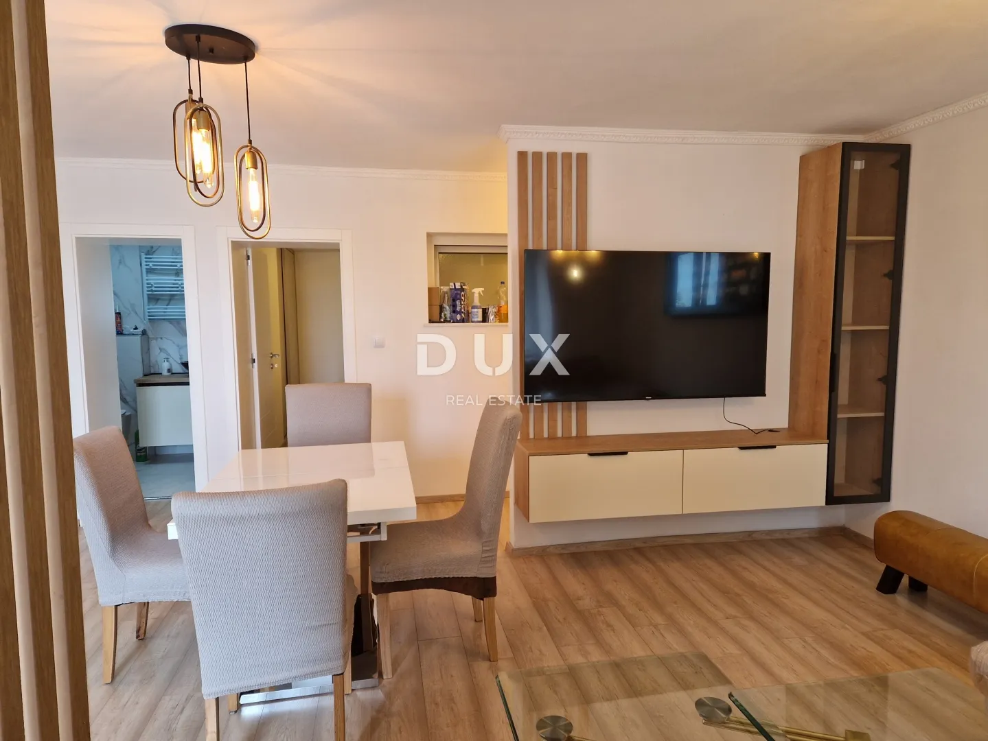 istra, labin – stan, 81 m², terasa, vrt i pogled na grad - slika 7