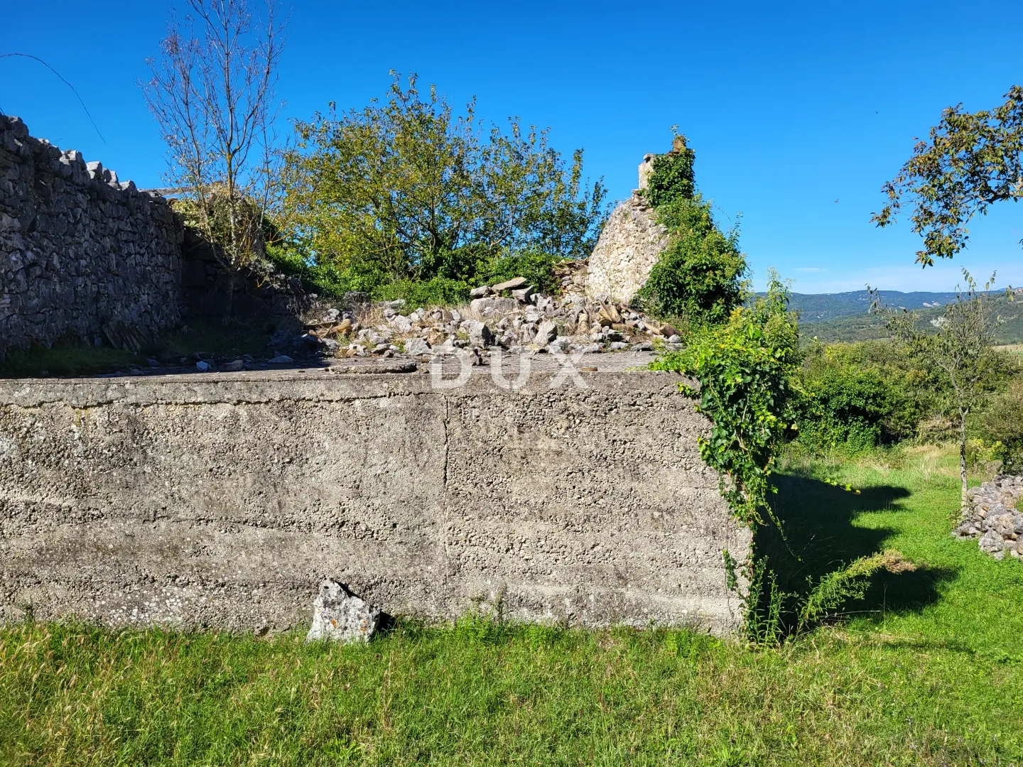 istra, boljun - kamena starina na mirnoj lokaciji - slika 6