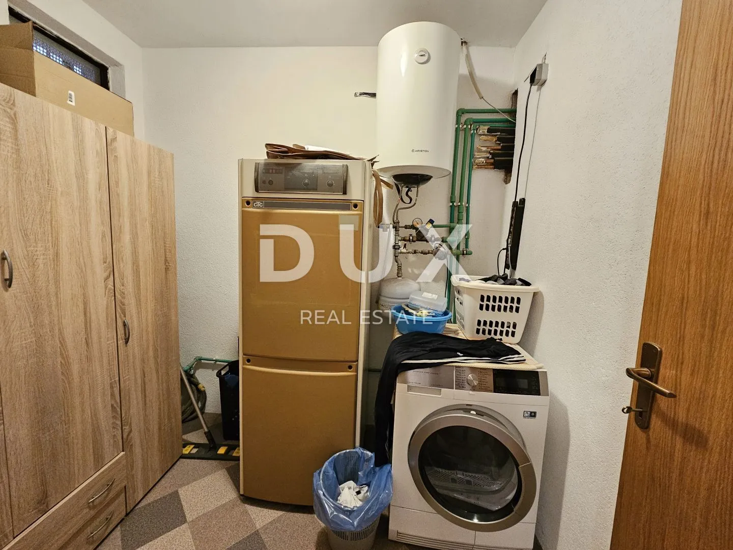istra, pula - kvalitetna obiteljska apartmanska kuća na atraktivnoj lokaciji - slika 161