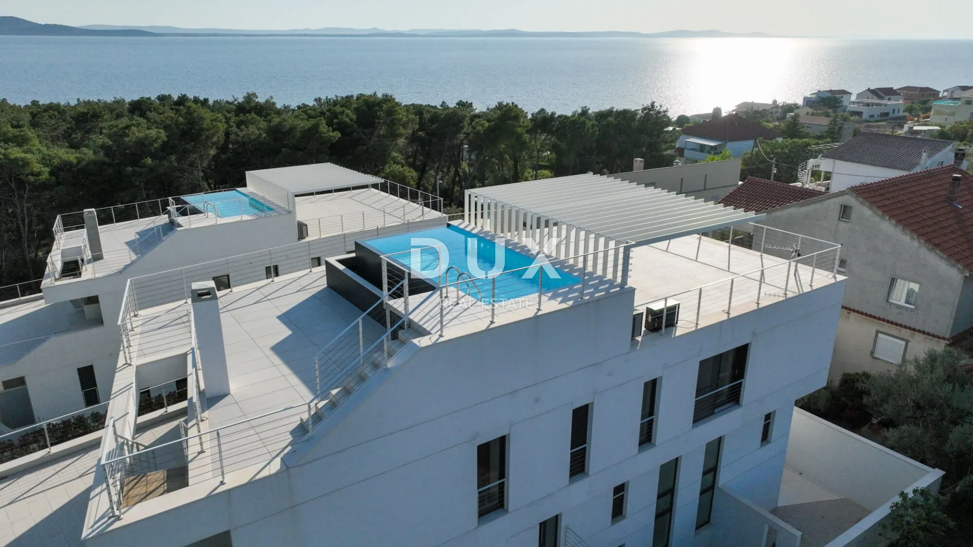 zadar, kožino, urbana vila sa 3 apartmana, 3 bazena, 9 parkinga - slika 7