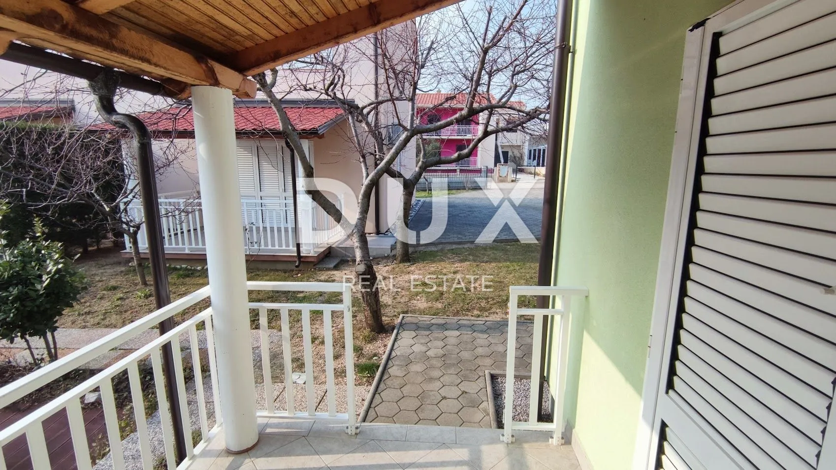 otok krk, baška - dvojna kuća sa dva apartmana - slika 19