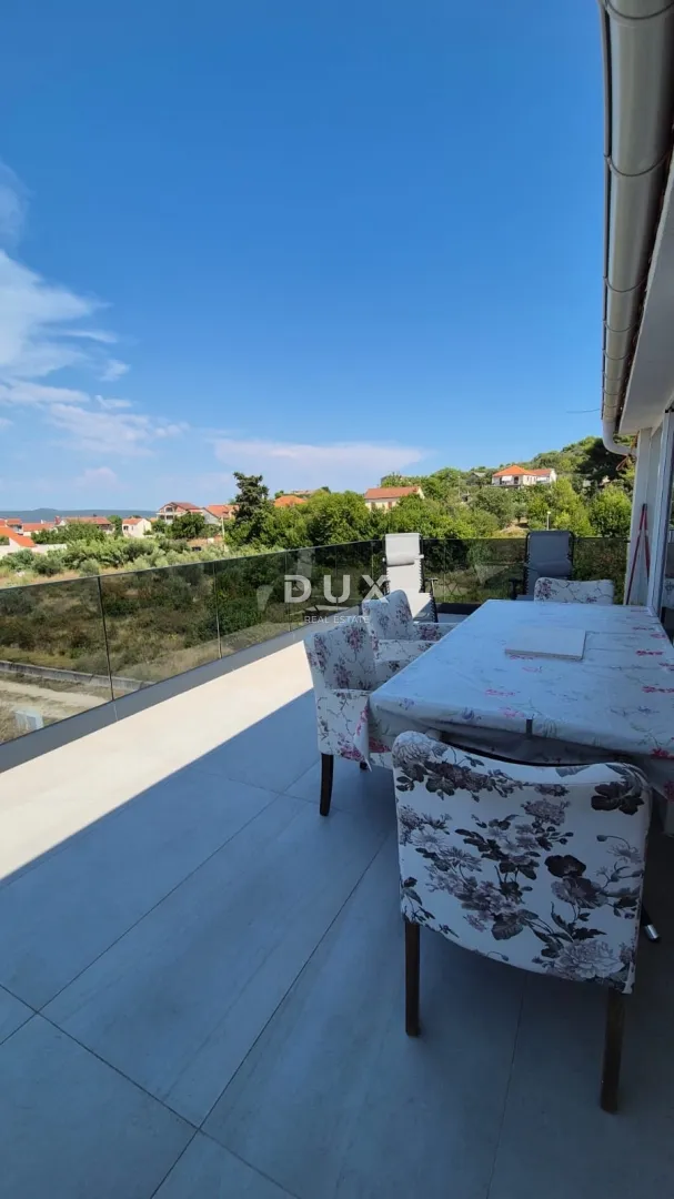 pašman, banj, kuća, 250 m2, 3 etaže, 100 m od plaže - slika 6