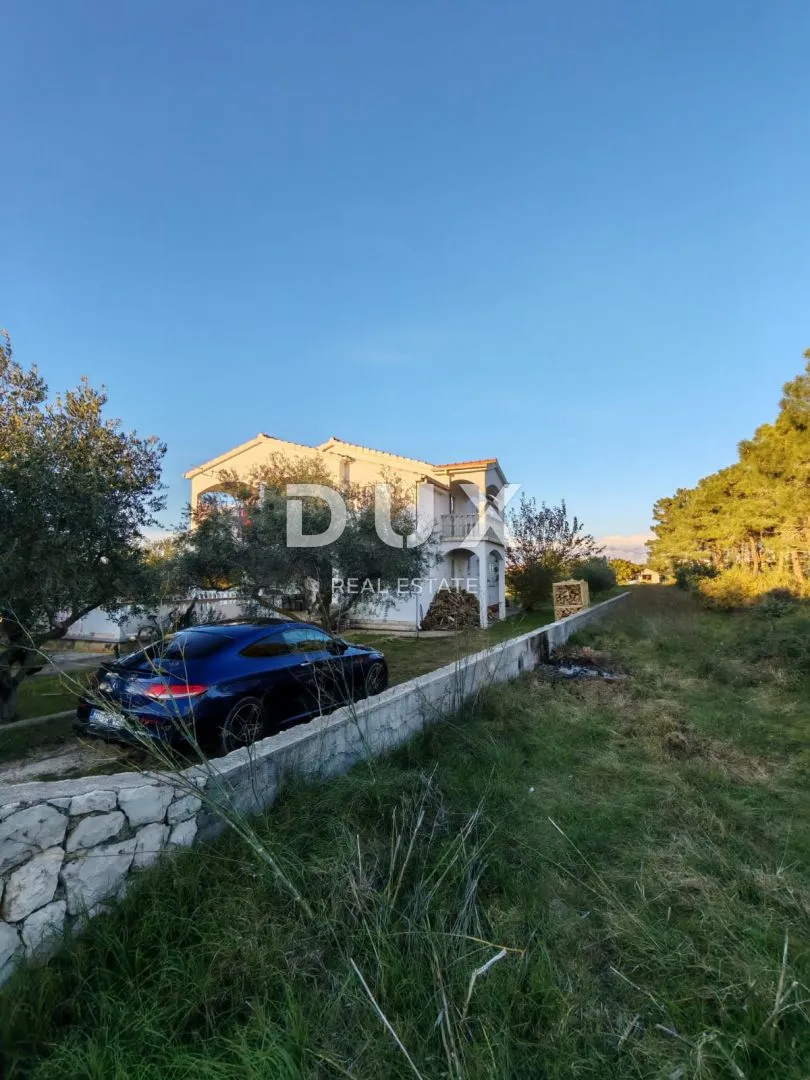 zadar, vrsi - kuća s velikim stanom, tri apartmana i prostranim dvorištem s maslinama! - slika 3