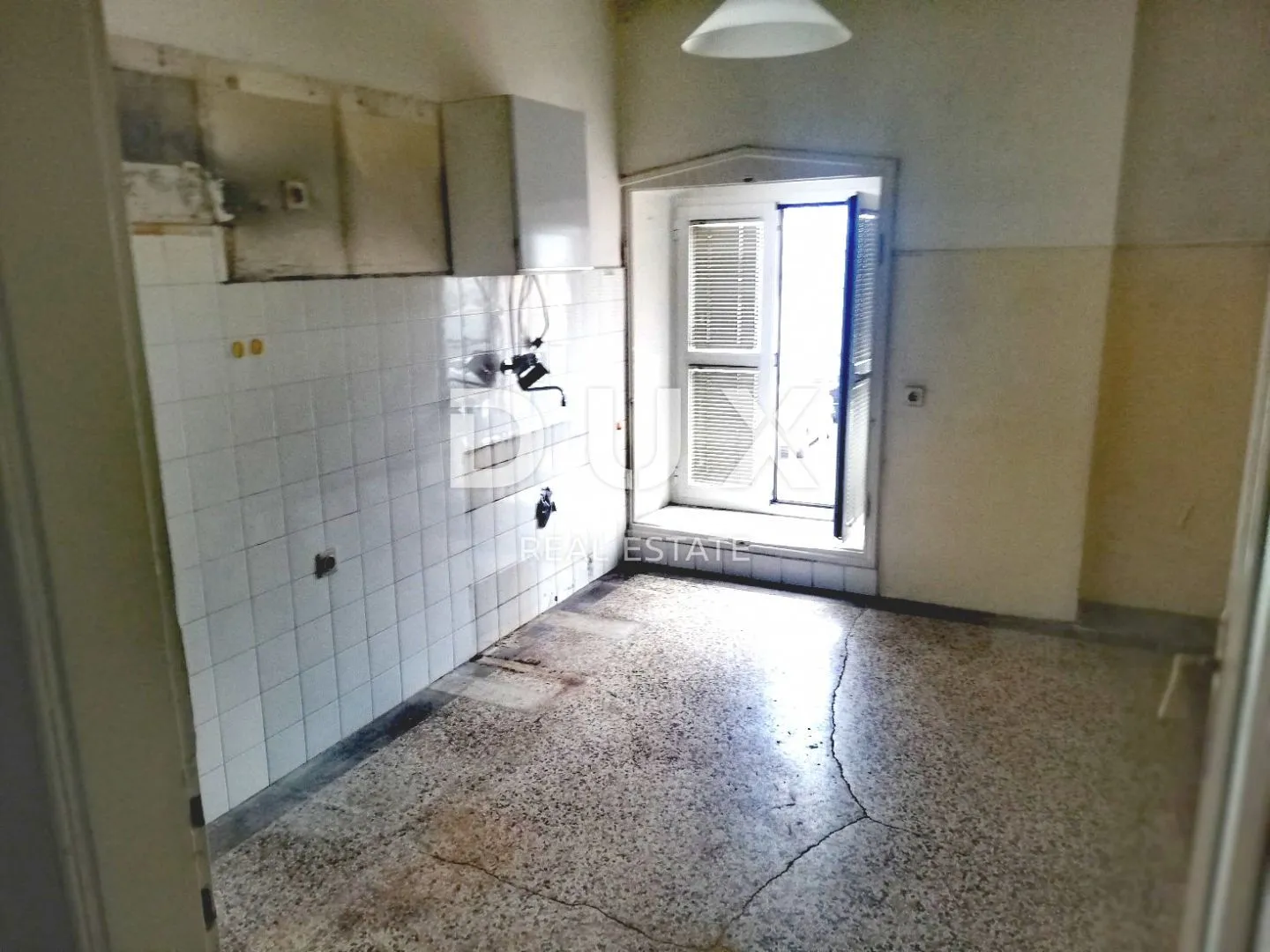 rijeka, centar - stan uz more u samom centru - slika 7
