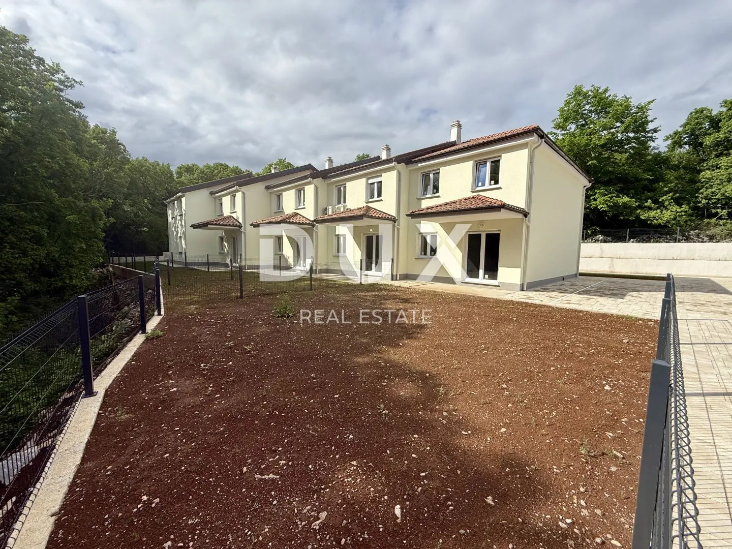 VIŠKOVO, MARINIĆI - Kuća u nizu, novogradnja, 92 m2, okućnica! - Marinići, Viškovo