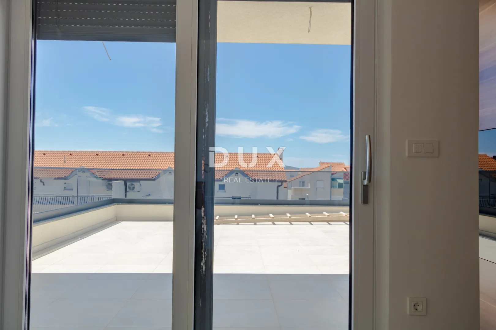 dalmacija, vodice - dvosoban stan na katu s 80m2 terase - slika 8