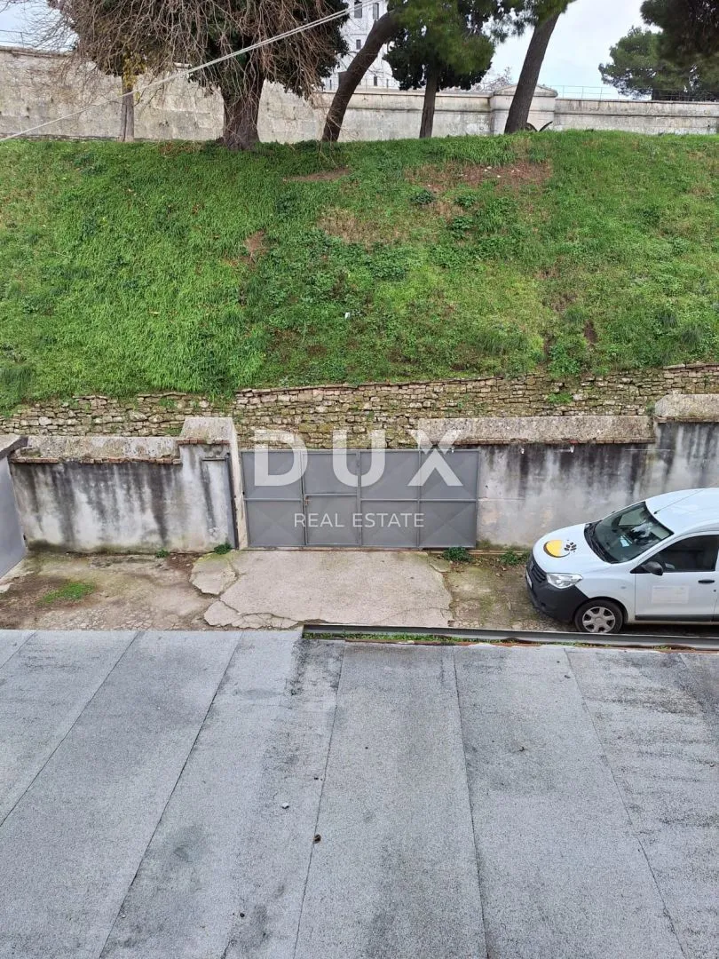 istra, pula- prostrani stan u centru grada! - slika 24