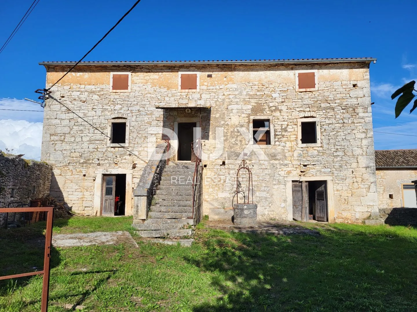 istra, svetvinčenat - dvije samostojeće kamene kuće - slika 4