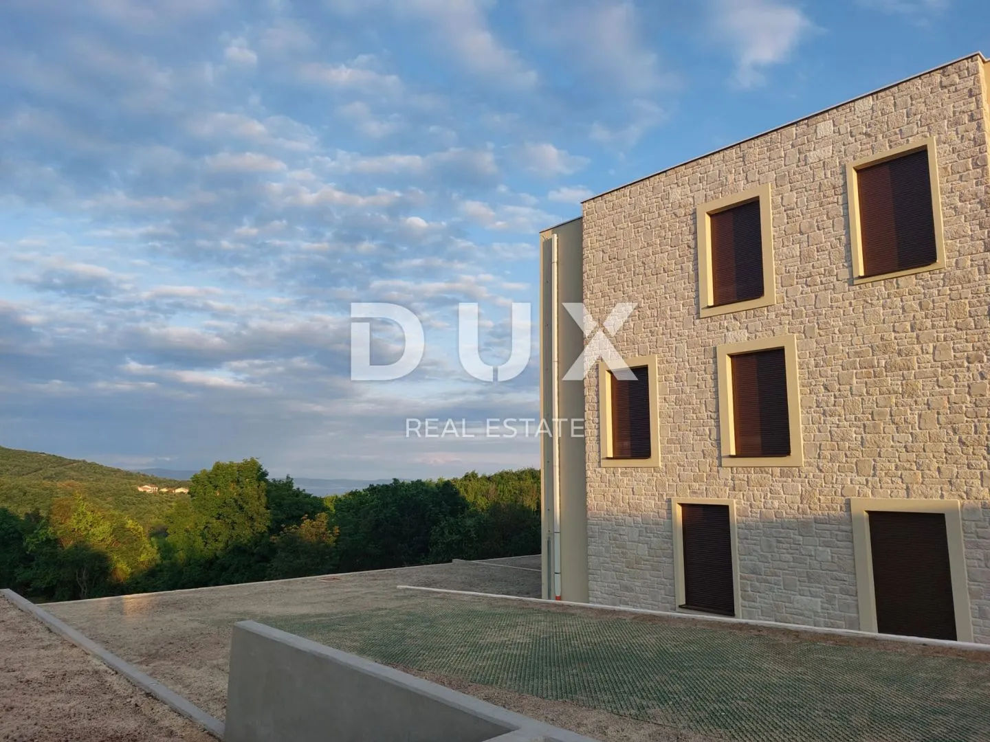 istra, rabac - penthouse s pogledom na more - slika 11