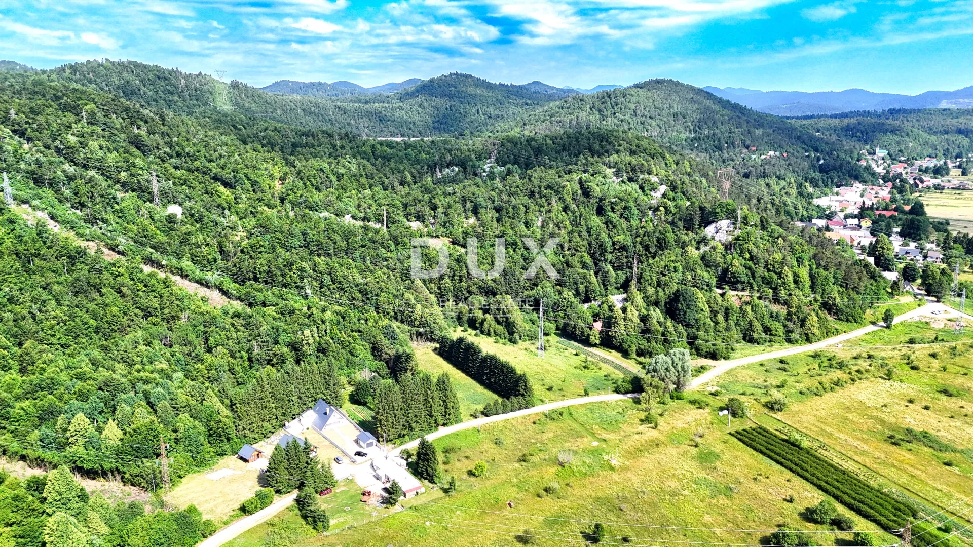 gorski kotar, lič, drvene kuće, tri sobe, 84m2+25m2 - slika 23
