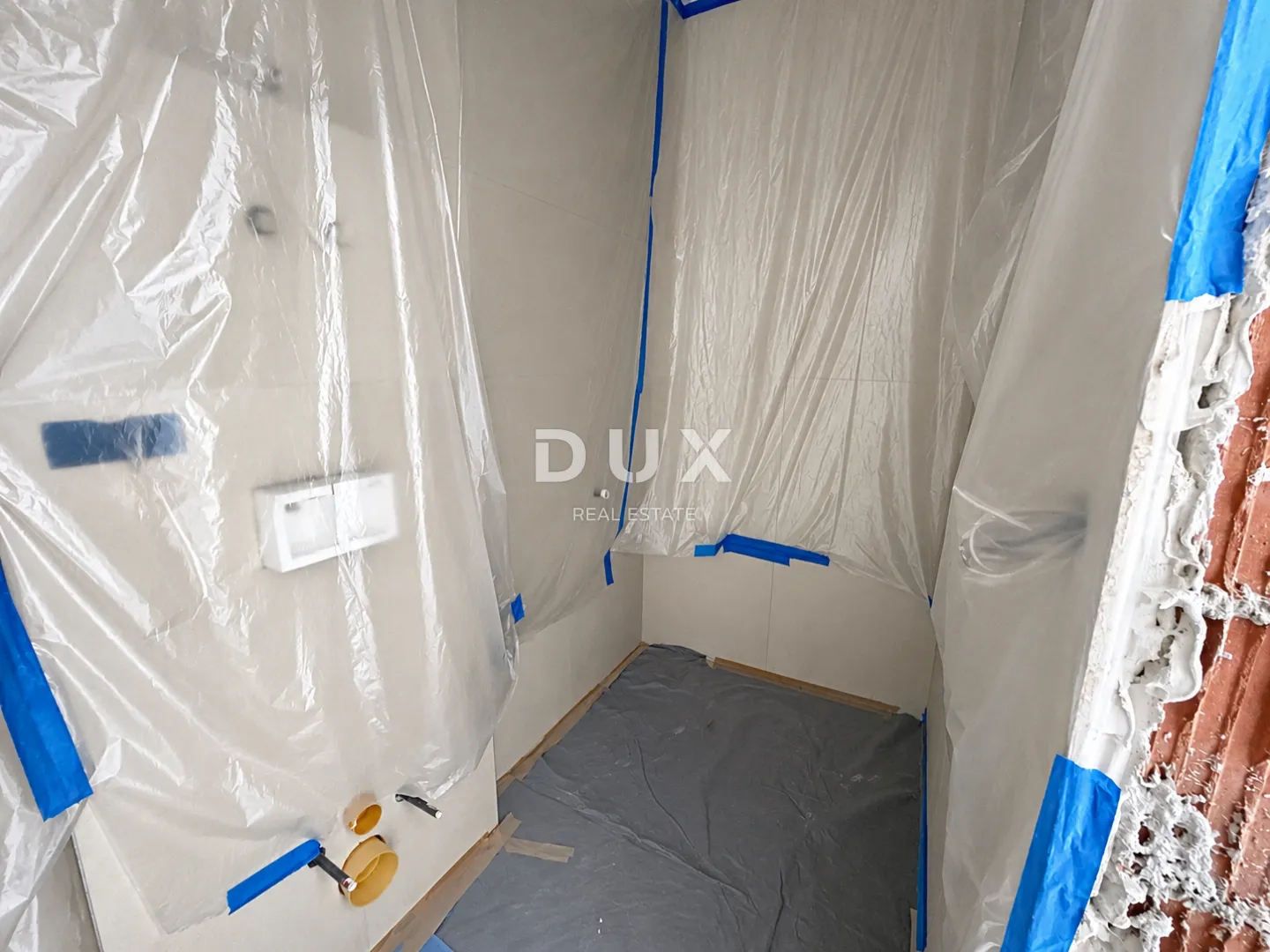 vodice, srima – penthouse s liftom, krovna terasa 109 m², 70m od plaže - slika 23