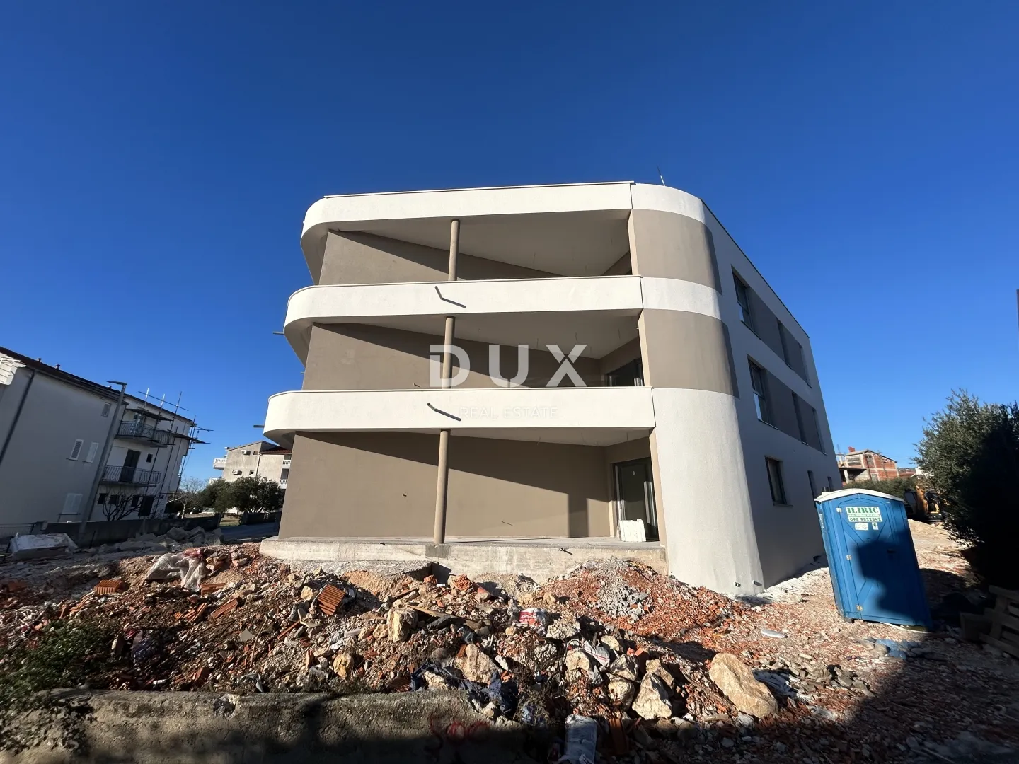 šibenik, vodice – penthouse s liftom, minutu od plaže - slika 2