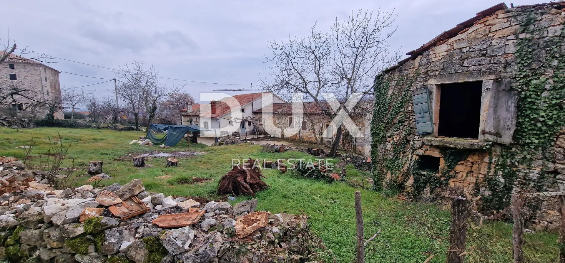 istra, motovun, okolica - dvije kuće za adaptaciju s dvorištem - slika 27
