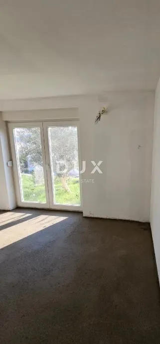pag, grad pag - kuća s 4 apartmana i prostranom okućnicom - slika 7