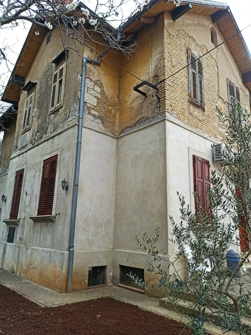 istra, pula - austrougarska vila za renovaciju u blizini mora - slika 10