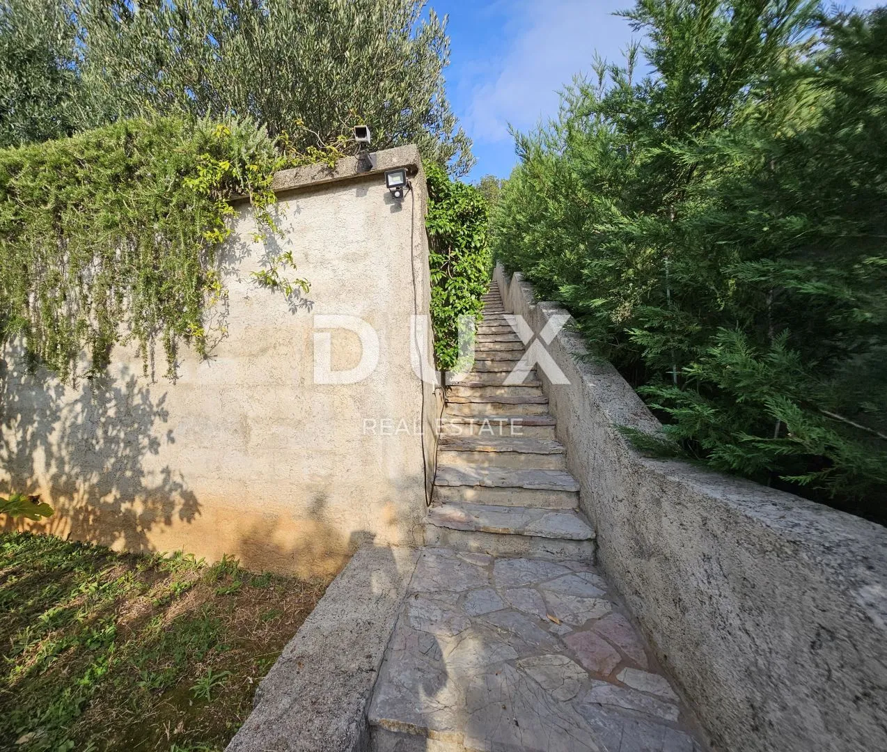 kostrena - vila s bazenom primorskog stila - slika 29