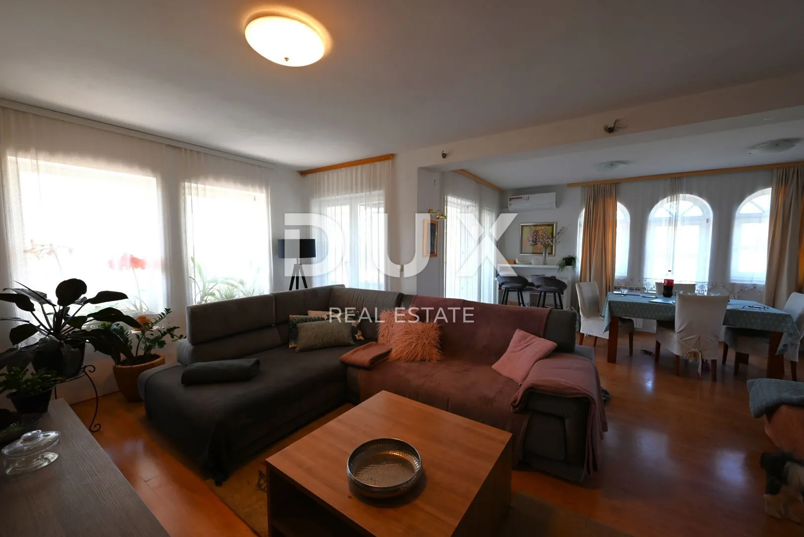 istra, pula obiteljska vila s pogledom na more! - slika 25