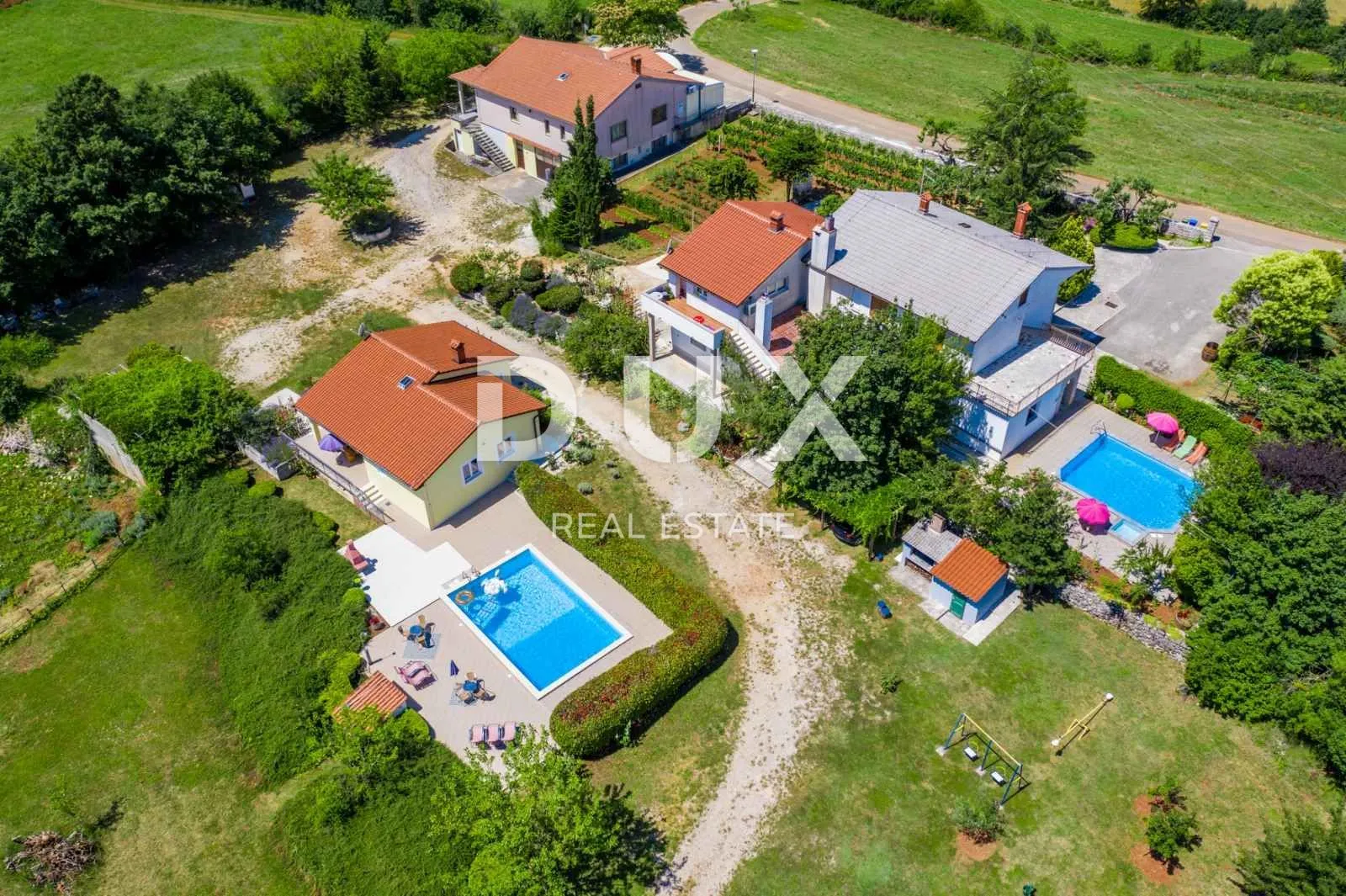 ISTRA, ŽMINJ - Imanje sa 3 samostojeće kuće - Križanci, Žminj