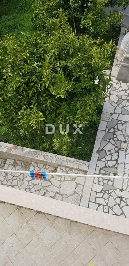 istra, ližnjan - kuća sa tri stana - slika 21