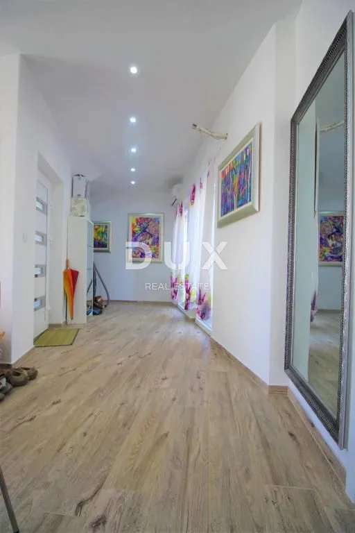 otok pag, košljun - predivan trosobni apartman od 98 m2 - slika 13