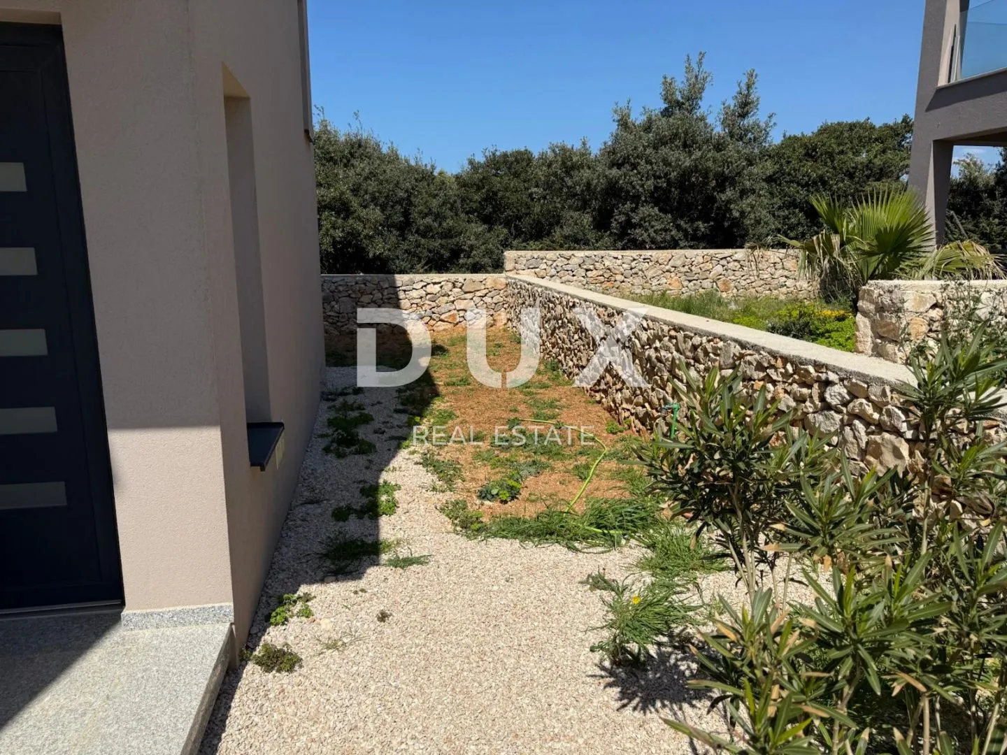 otok pag, mandre - 3s+db stan u kući od samo dva stana - slika 22