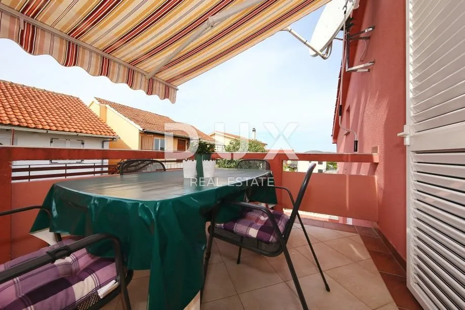 pirovac - apartmanska kuća - slika 10