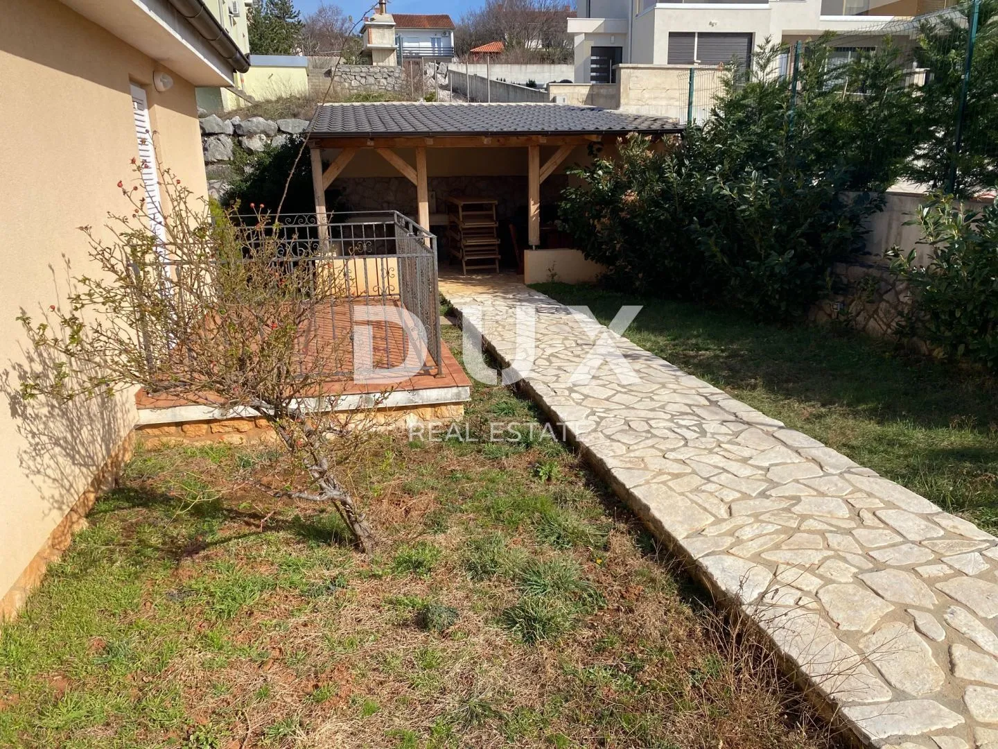 kraljevica, šmrika - samostojeća kuća s bazenom, garažom, okućnicom i pogledom na more! prilika! - slika 20