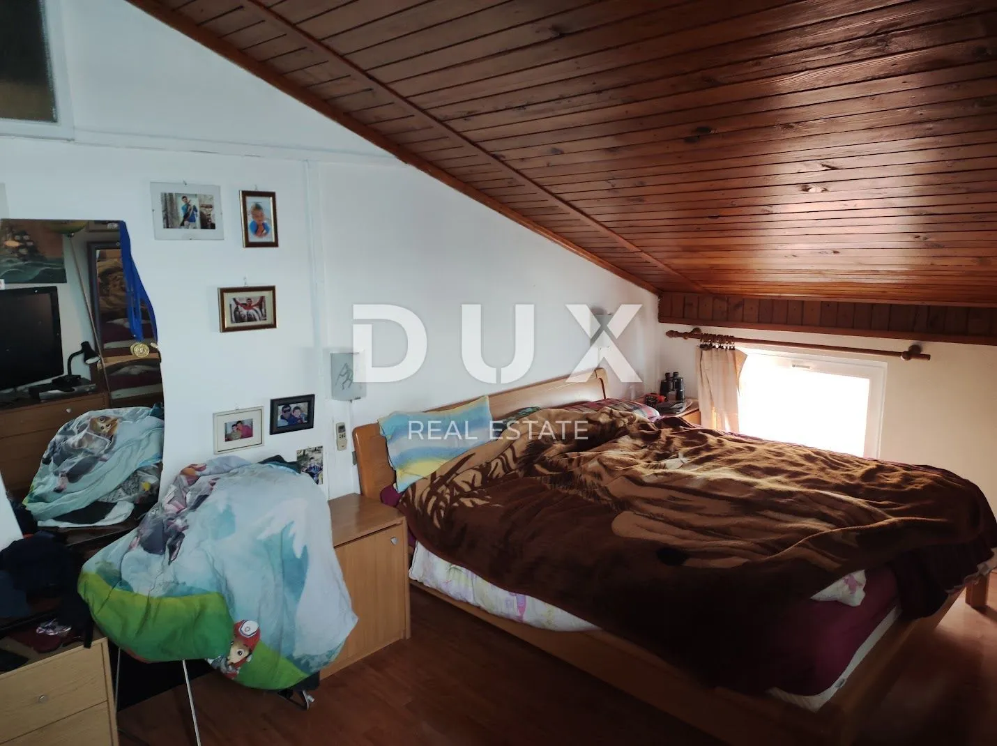 istra, pula - 3s+db stan u strogom centru pule - prvi red do mora! - slika 11