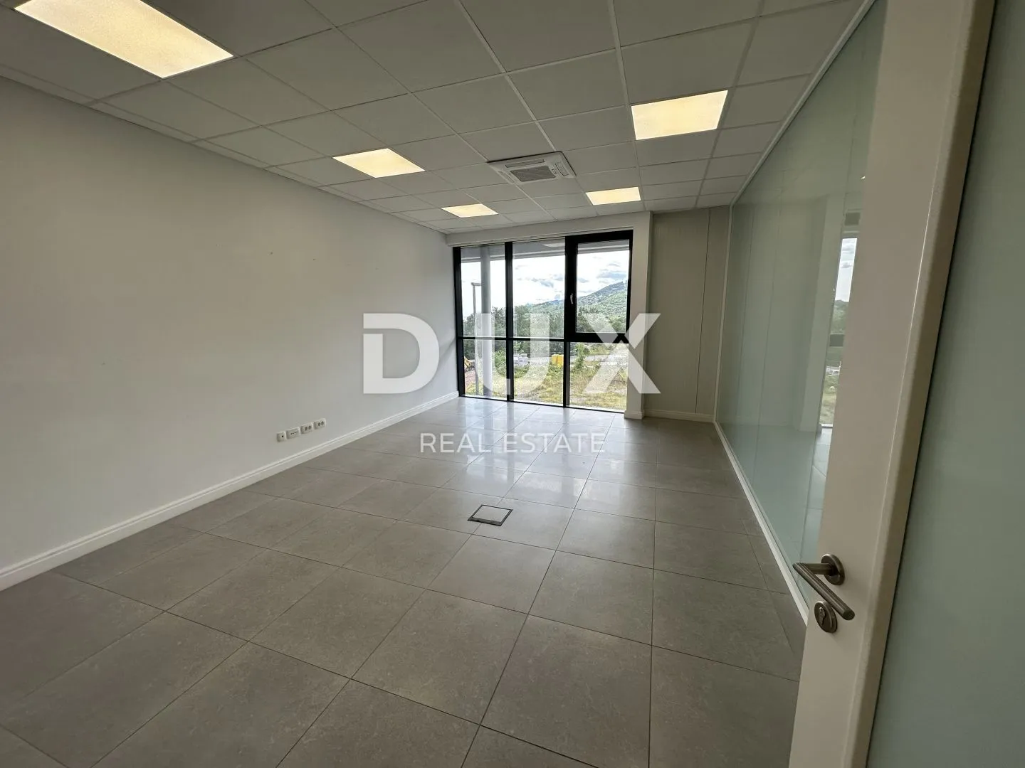 matulji - poslovni prostor 300m2 - slika 10