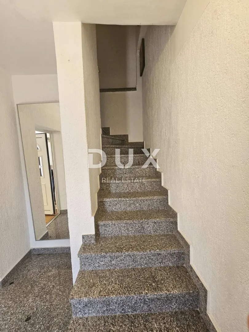 rijeka, škurinje - stan sa dva odvojena apartmana sa čak 5 spavaćih soba - slika 15