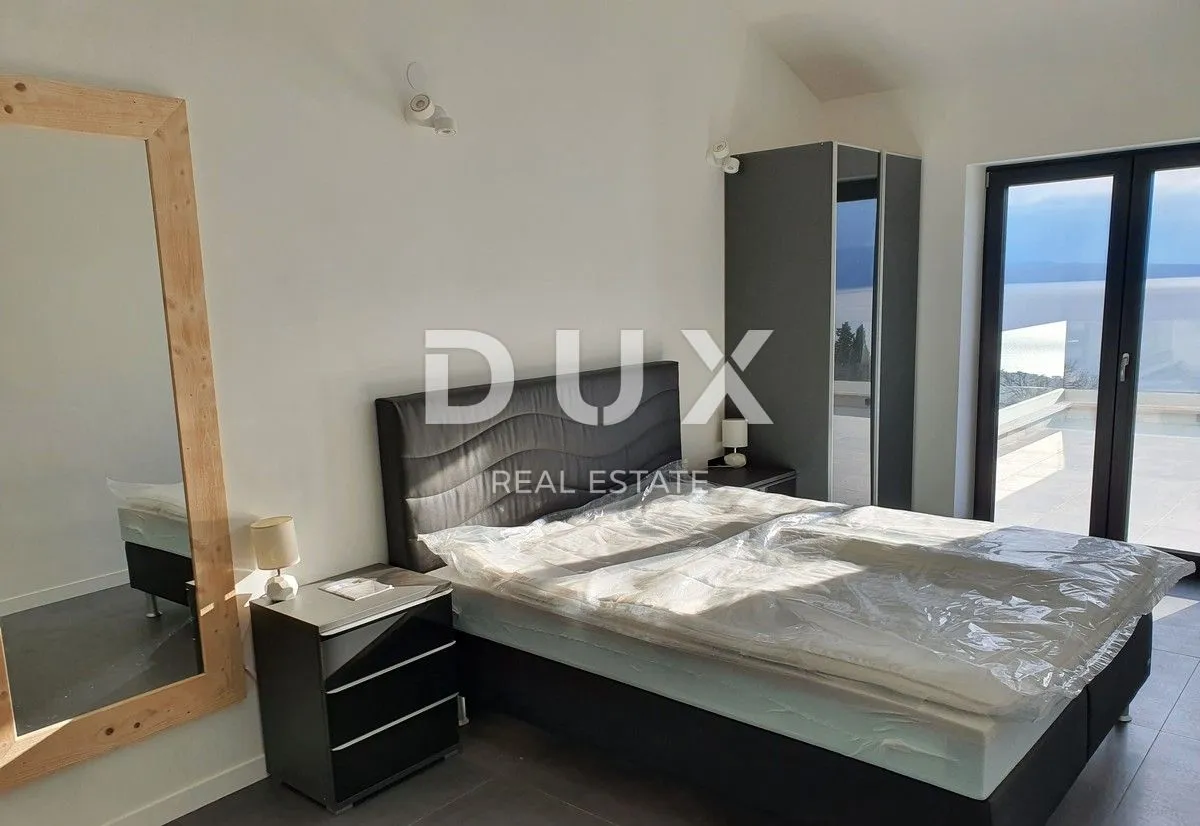 kostrena - vrhunska villa s bazenom - slika 10