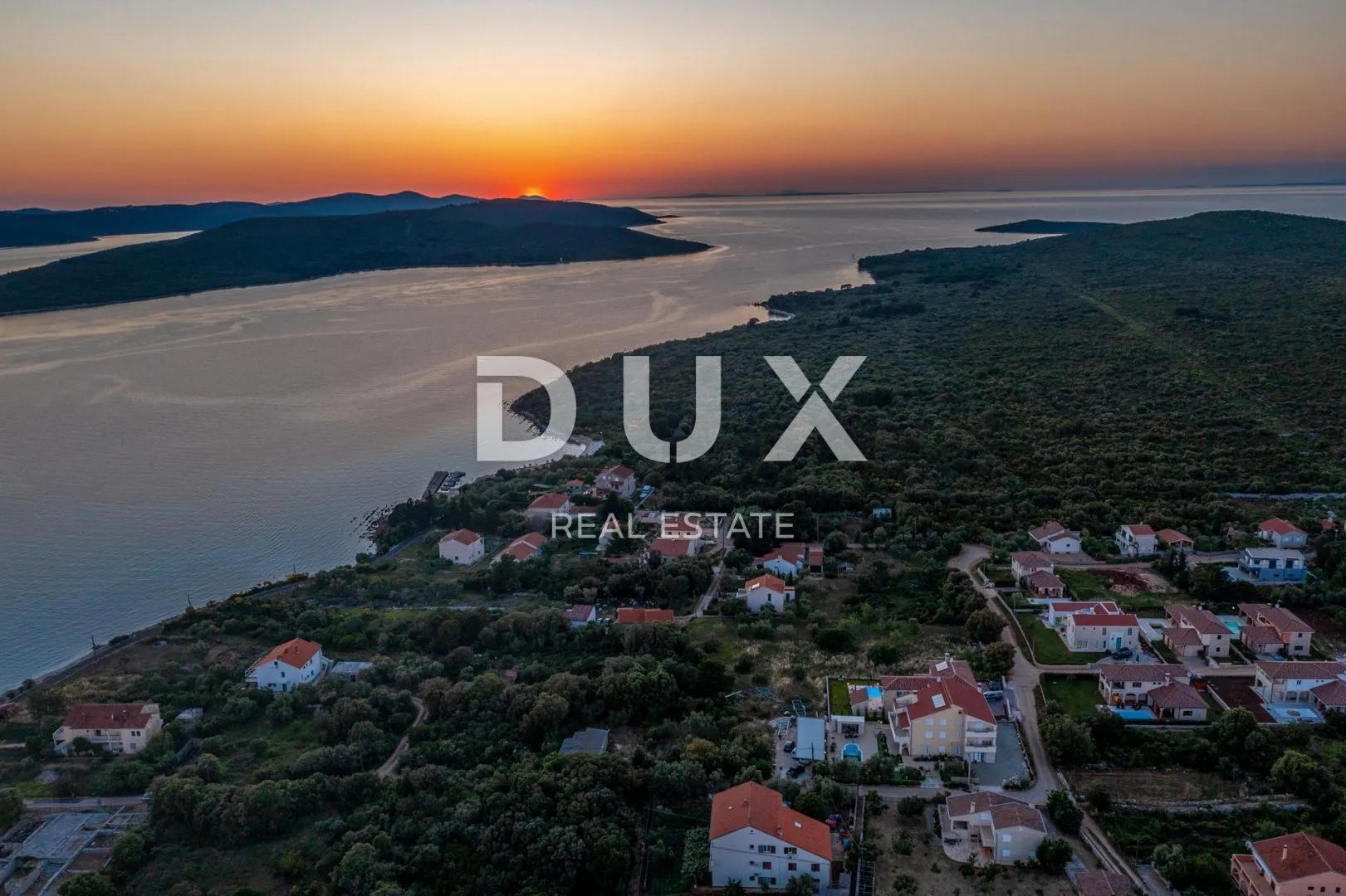 otok ugljan, ugljan - prekrasna kamena vila s bazenom - slika 38