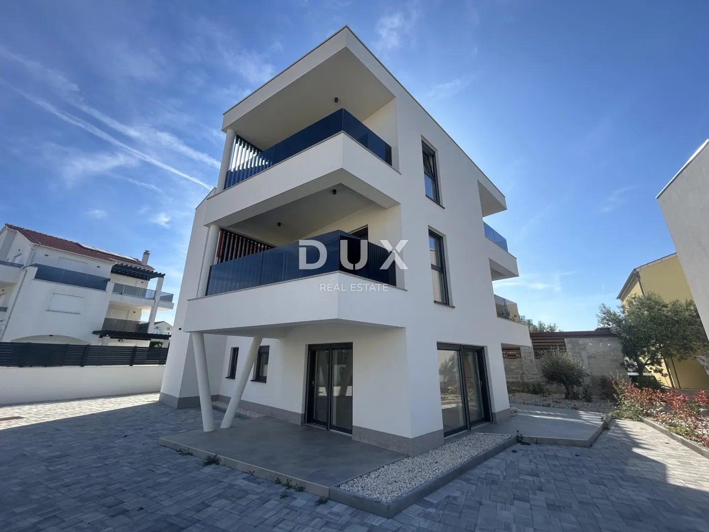 šibenik, vodice – zadnji kat, 2 terase, 2 parkinga, novogradnja - slika 4