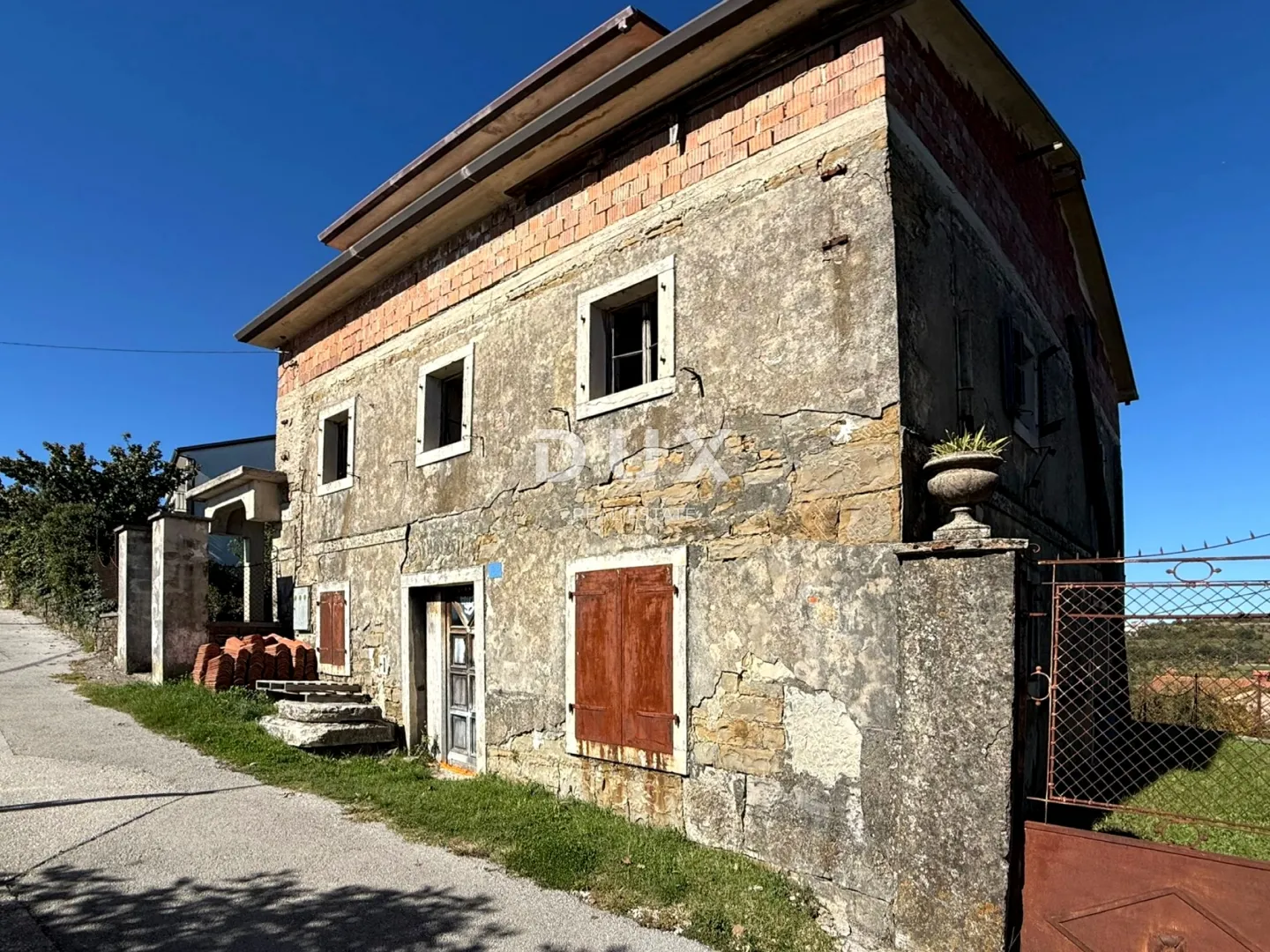 istra, buje - samostojeća kuća za adaptaciju - slika 3