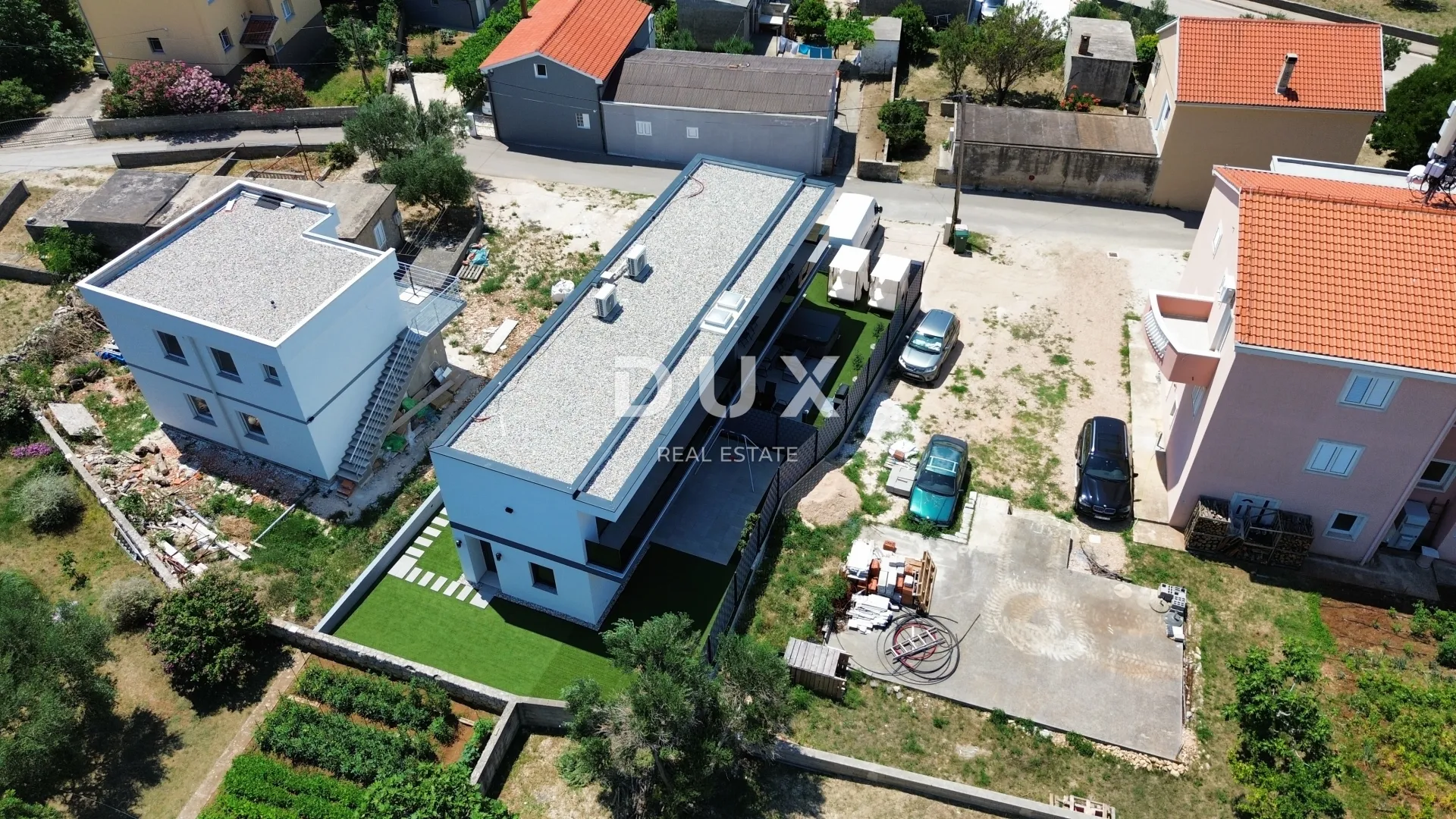 zadar, vrsi - vrhunska dvojna kuća s pogledom na more i okućnicom! b - slika 8