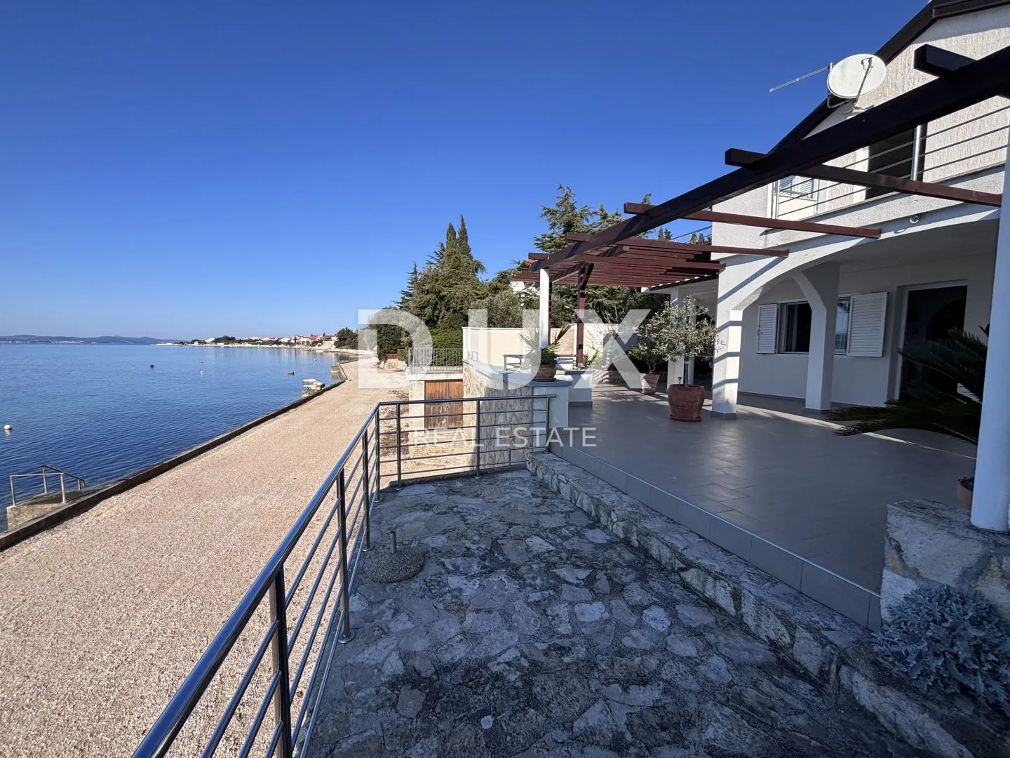 biograd, sveti petar - predivna kuća za odmor 1. red do mora - slika 2